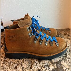 Danner Mountain Light Wallowa Men’s Size 9 - NEW, worn Once!